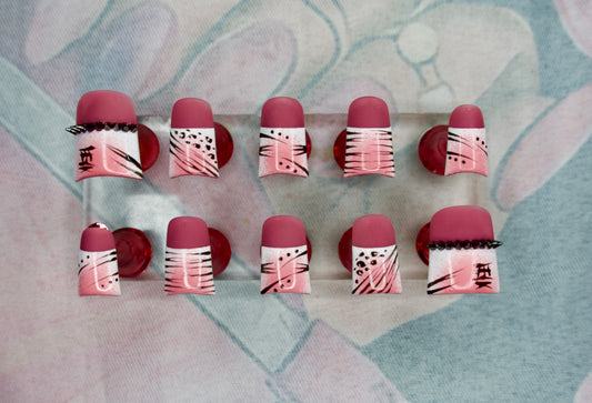 “Timeless Junk” Press On Nails Set M