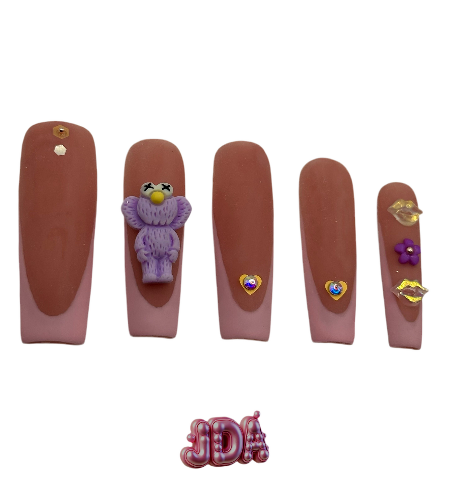 Off Duty Glam: Press On Nail Set “Princess Kaws”