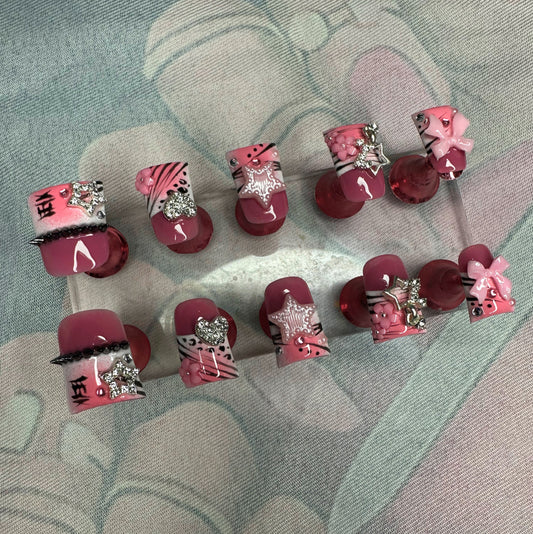 “Timeless Junk” Press On Nails Set M