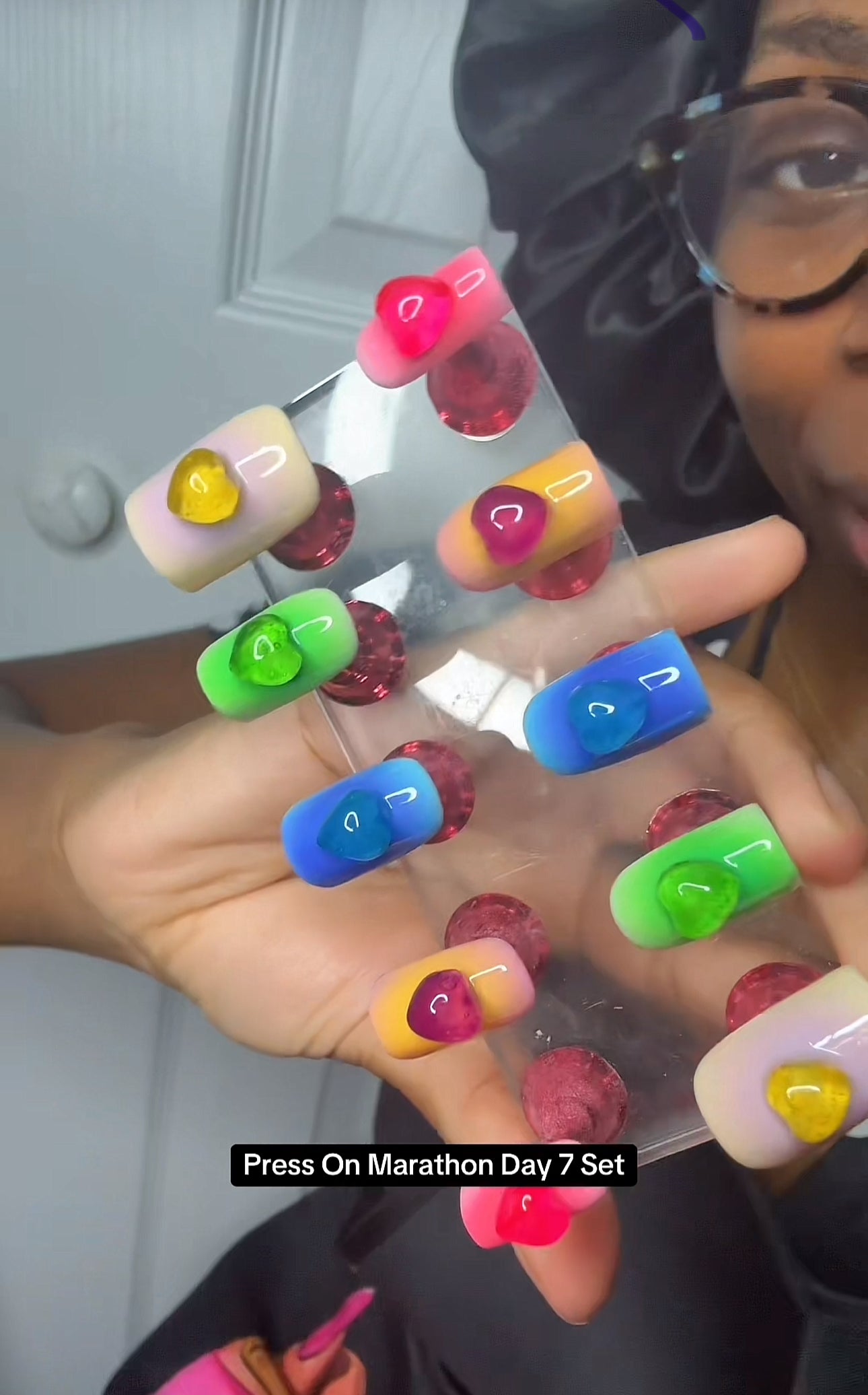 “Love Aura” Press On Nails Set M